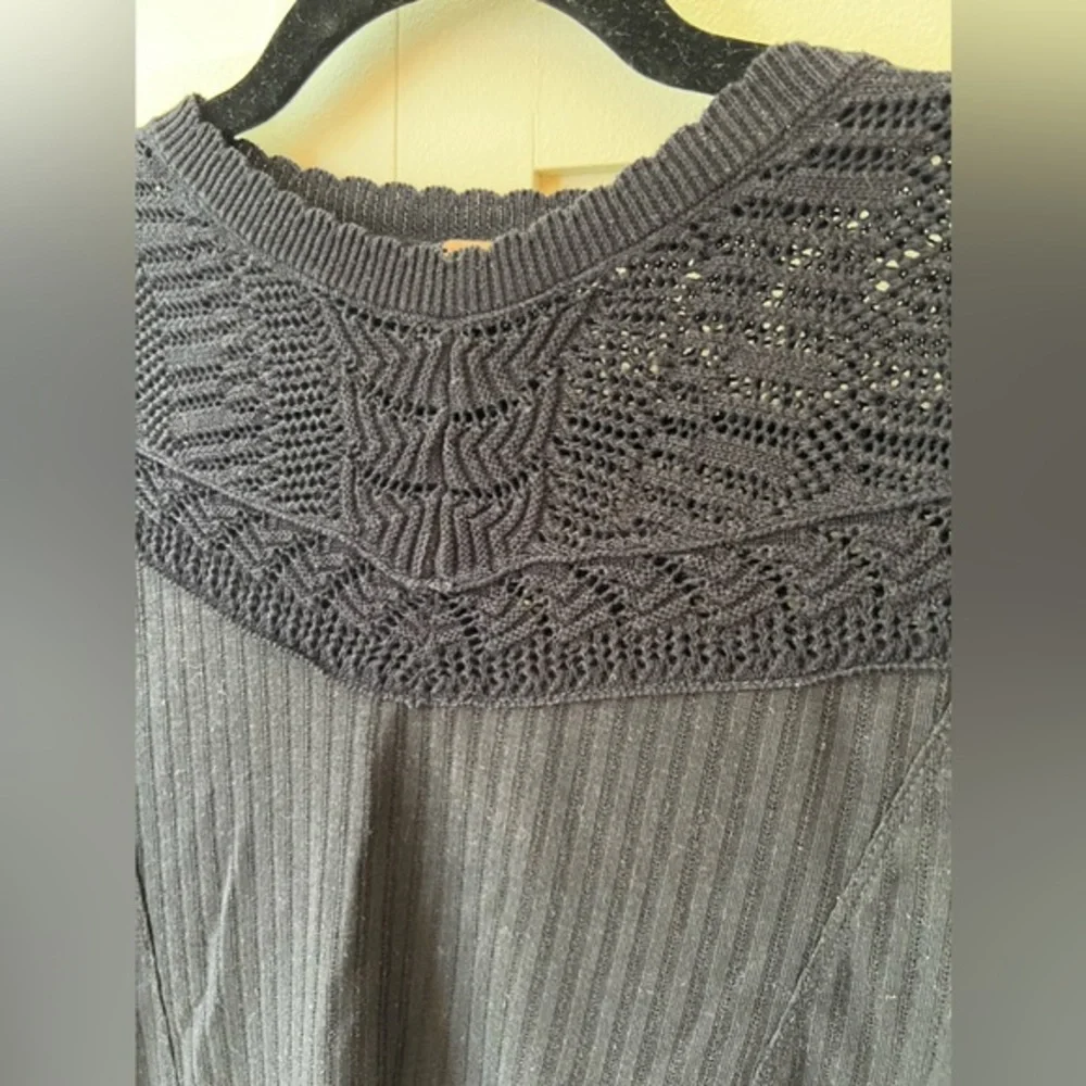 Free People Women’s Boho Black Crochet Knit Sweater Top Size XS‎
